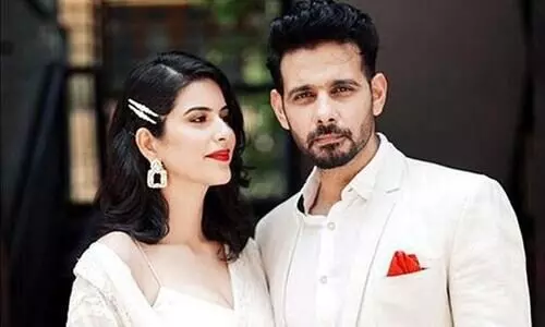 നാട്​ ശവപ്പറമ്പായപ്പോൾ ഉല്ലാസയാത്ര പോയ സെലിബ്രിറ്റികൾക്ക്​ ലജ്ജിക്കാം; ഈ നടൻ വിവാഹത്തിന്​ ചെലവഴിച്ചത്​ 150 രൂപ!