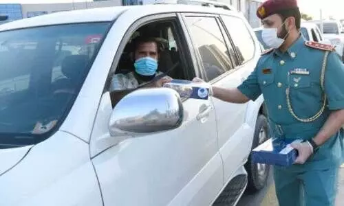 1200 ഭക്ഷണപ്പൊതികള്‍ വിതരണം ചെയ്ത് റാക് പൊലീസ്