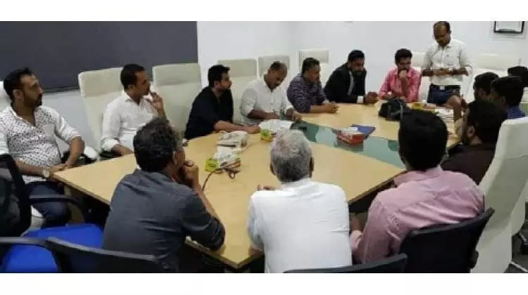 ദു​രി​ത​കാ​ല​ത്ത് അം​ഗ​ങ്ങ​ളെ ചേ​ർ​ത്തു​പി​ടി​ച്ച് ക്രെ​സ​ൻ​റ്​