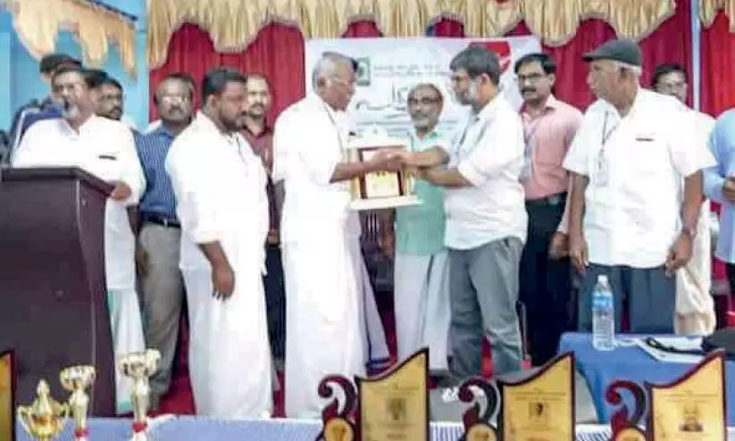 പാടി പറയൽ കലയെ ജനകീയമാക്കിയ എ.യു. കുഞ്ഞുമുഹമ്മദ് ഉസ്താദ് ഇനി ഓർമ പാടി പറയൽ കലയെ ജനകീയമാക്കിയ എ.യു. കുഞ്ഞുമുഹമ്മദ് ഉസ്താദ് ഇനി ഓർമ