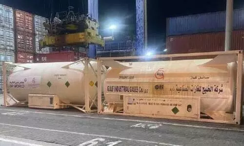 ഗൾഫിൽനിന്ന് 1500ഓളം ഓക്സിജൻ സിലിണ്ടറുകൾ കൂടി അയക്കും ഗൾഫിൽനിന്ന് 1500ഓളം ഓക്സിജൻ സിലിണ്ടറുകൾ കൂടി അയക്കും