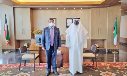 അം​ബാ​സ​ഡ​ർ വി​ദ്യാ​ഭ്യാ​സ മ​ന്ത്രി​യു​മാ​യി ച​ർ​ച്ച ന​ട​ത്തി