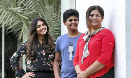 ലോക മാതൃദിനം: നന്മയുടെ വഴിയേ മക്കളെ നയിച്ച്​ ഒരമ്മ