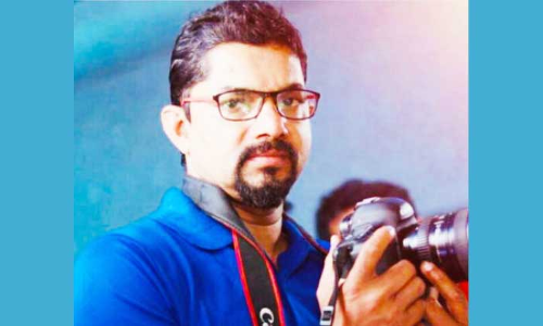 റ​മ​ദാ​ൻ: ഫ്രെ​യി​മി​ൽ ഒ​തു​ങ്ങാ​ത്ത വ​ർ​ണ​ചി​ത്ര​ങ്ങ​ൾ