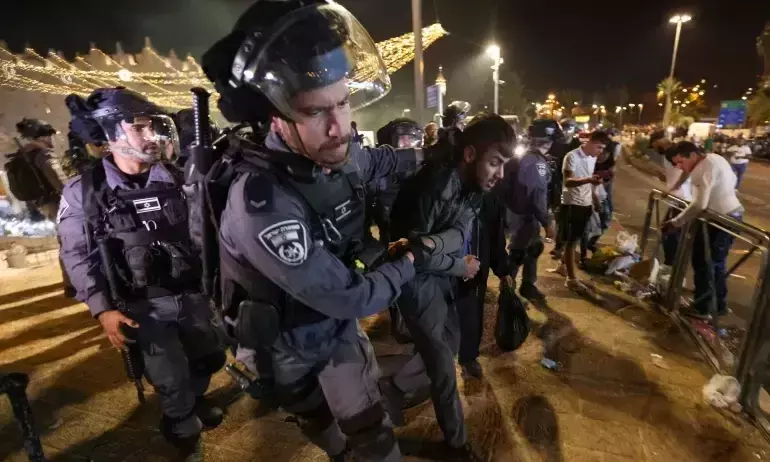 രണ്ടാം ദിവസവും സംഘർഷഭൂമിയായി മസ്​ജിദുൽ അഖ്​സ; 60ലേറെ പേർക്ക്​ പരിക്ക്​