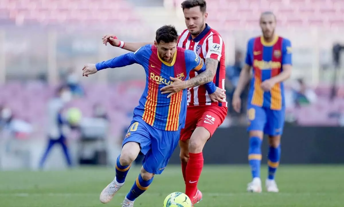 ബാഴ്സ- അത്ലറ്റികോ കളിയിൽ ഗോളില്ലാ സമനില; ലാ ലിഗ റയലിനൊപ്പമാകുമോ? ബാഴ്സ- അത്ലറ്റികോ കളിയിൽ ഗോളില്ലാ സമനില; ലാ ലിഗ റയലിനൊപ്പമാകുമോ?