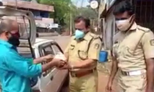 പൊലീസുകാരുടെ ദാഹമകറ്റാൻ ശിവദാസ​െൻറ ഇളനീർ