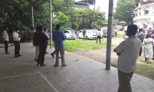 കോവിഡ്: മൃതദേഹം പള്ളിയില്‍ ഇറക്കി ചടങ്ങുകള്‍ നടത്തി; കേസെടുത്തു