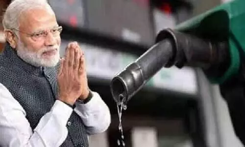 കോവിഡിനിടെ ജനങ്ങൾക്ക്​ ഇരുട്ടടിയായി വീണ്ടും പെട്രോൾ-ഡീസൽ വില വർധിപ്പിച്ചു