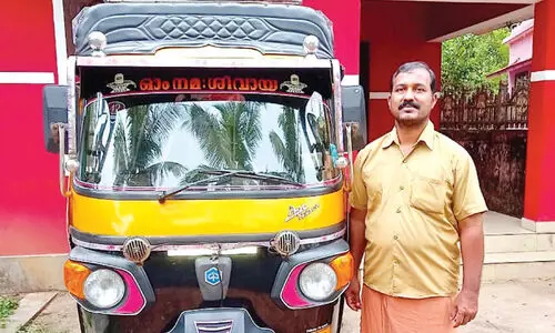 ആശ്വാസമേകാൻ മുരളിയുടെ വാഹന ചലഞ്ച്