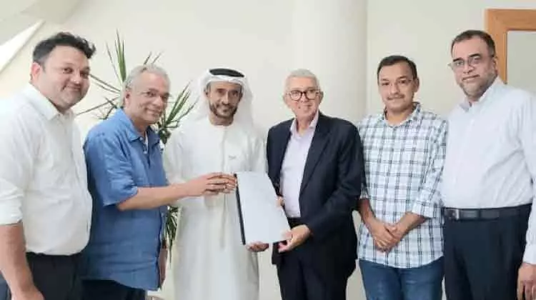 കെ.എം.സി.സി ഉപകരണങ്ങൾ കൈമാറി കെ.എം.സി.സി ഉപകരണങ്ങൾ കൈമാറി