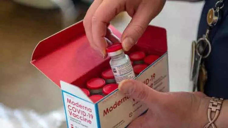 12–17 പ്രായക്കാരിൽ മൊഡേണ വാക്സിൻ ഫലപ്രദമെന്ന് 12–17 പ്രായക്കാരിൽ മൊഡേണ വാക്സിൻ ഫലപ്രദമെന്ന്