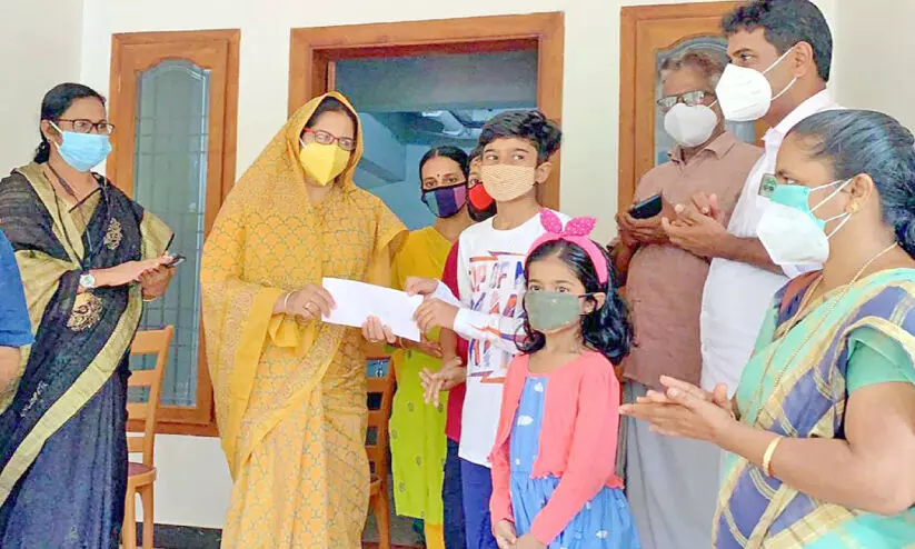 അ​വാ​ർ​ഡ് തു​ക വാ​ക്​​സി​ൻ ചാ​ല​ഞ്ചി​ലേ​ക്ക് ന​ൽ​കി വി​ദ്യാ​ർ​ഥി