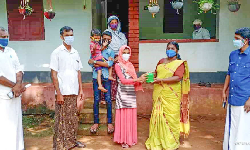 അൻസിലയുടെ കുടുക്കയിൽ മൂവായിരത്തിലേറെയുണ്ടായിരുന്നു... അൻസിലയുടെ കുടുക്കയിൽ മൂവായിരത്തിലേറെയുണ്ടായിരുന്നു...