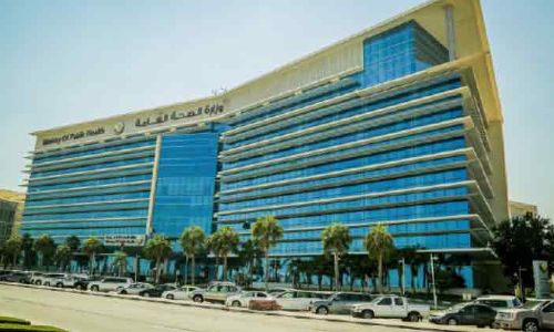 28 മുതൽ നിയന്ത്രണം നീക്കൽ: പ്രധാന മേഖലകളിലെ ജീവനക്കാർക്ക് വാക്സിൻ നൽകാൻ പുതുസൗകര്യം