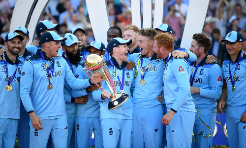 രാജ്യത്തിന്‍റെ കളിയുണ്ട്​; മാറ്റിവെക്കുന്ന ഐ.പി.എല്ലിന്​ താരങ്ങളെ നൽകാനാകില്ലെന്ന്​ ഇംഗ്ലണ്ട്​ ക്രിക്കറ്റ്​ ബോൾഡ്​