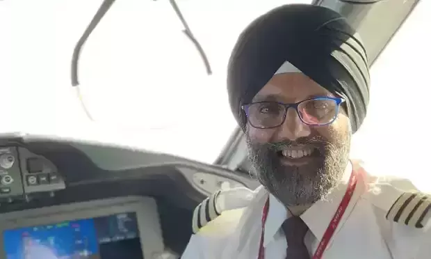 200 ഓക്സിജന്‍ കോണ്‍സെന്‍ട്രേറ്റുകളുമായി ഇന്ത്യയിലേക്ക് പറന്ന പൈലറ്റിന് ബ്രിട്ടിഷ് പ്രധാനമന്ത്രിയുടെ ആദരം