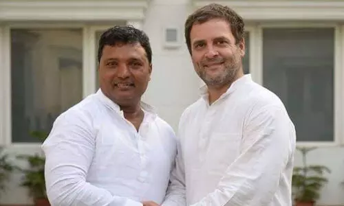 കോവിഡ്​ ദുരിതാശ്വാസങ്ങളുടെ ഉറവിടം തേടി പൊലീസ്​; രക്ഷകൻ എപ്പോഴും കൊല്ലുന്നവനേക്കാൾ മഹാനാണെന്ന്​ രാഹുൽ