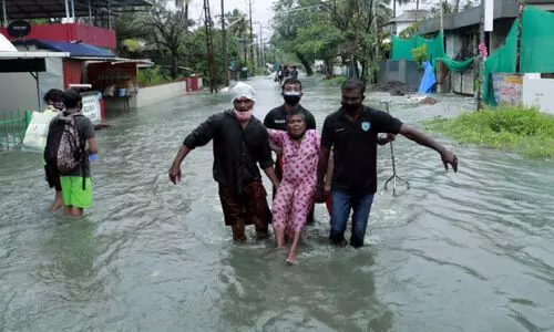 കടൽ കലിതുള്ളുന്നു; വീടുകൾ കടലെടുത്തു, ചെല്ലാനത്ത്​ ഒരു മരണം
