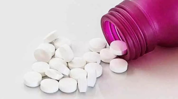 യാത്രവിലക്ക്: മരുന്നുകൾ തീരുന്നു; പ്രവാസികളിൽ ആശങ്ക യാത്രവിലക്ക്: മരുന്നുകൾ തീരുന്നു; പ്രവാസികളിൽ ആശങ്ക