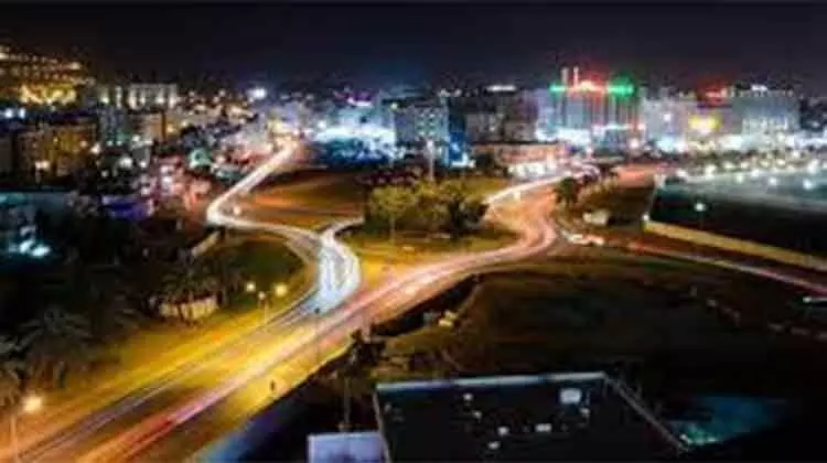 സഞ്ചാരവിലക്ക് നീക്കി; രാത്രി വ്യാപാരവിലക്ക് തുടരും സഞ്ചാരവിലക്ക് നീക്കി; രാത്രി വ്യാപാരവിലക്ക് തുടരും