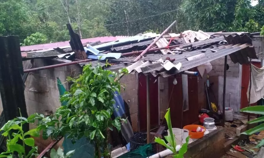 കട്ടപ്പന: കാൽവരി മൗണ്ട്, എട്ടാംമൈൽ, പത്താംമൈൽ... ... കനത്ത മഴയും കടൽക്ഷോഭവും; പ്രളയ സാധ്യത മുന്നറിയിപ്പ് കട്ടപ്പന: കാൽവരി മൗണ്ട്, എട്ടാംമൈൽ, പത്താംമൈൽ... ... കനത്ത മഴയും കടൽക്ഷോഭവും; പ്രളയ സാധ്യത മുന്നറിയിപ്പ്