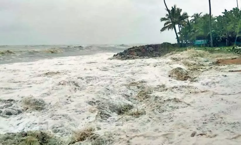 കടൽക്ഷോഭം: പൊന്നാനിയിൽ കൂ​ടു​ത​ൽ ക്യാ​മ്പു​ക​ൾ ആ​രം​ഭി​ക്കും