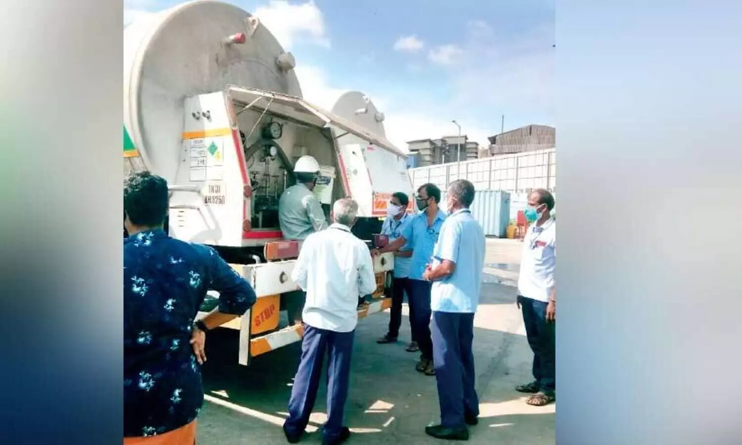 ഓ​ക്സി​ജ​ൻ ടാ​ങ്ക​റു​ക​ൾ ഓ​ടി​ക്കു​ന്ന​തി​ന്  പ​രി​ശീ​ല​നം ന​ൽ​കി