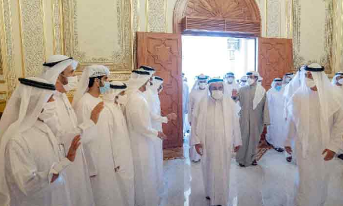 ശൈഖ് മുഹമ്മദ് ബിന്‍ സായിദിനെ ഷാര്‍ജ ഭരണാധികാരി വരവേറ്റു