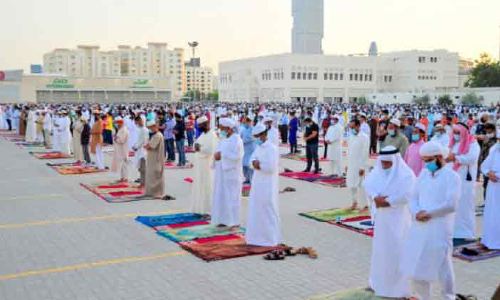 കോവിഡ് ഒഴിയുന്ന ആശ്വാസത്തിൽ പെരുന്നാൾ ആഘോഷം