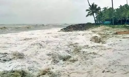 കടൽക്ഷോഭം: പൊന്നാനിയിൽ കൂ​ടു​ത​ൽ ക്യാ​മ്പു​ക​ൾ ആ​രം​ഭി​ക്കും