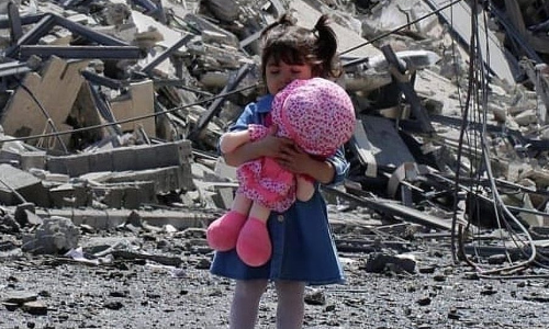 മരണം വന്നുവിളിക്കുന്നത്​ അവരറിയുന്നു, അതിനാൽ പുതു വസ്​ത്രമണിഞ്ഞാണിപ്പോൾ ഉറക്കം​- ഗസ്സയുടെ കണ്ണീരിന്​ ആരു മറുപടി നൽകും?