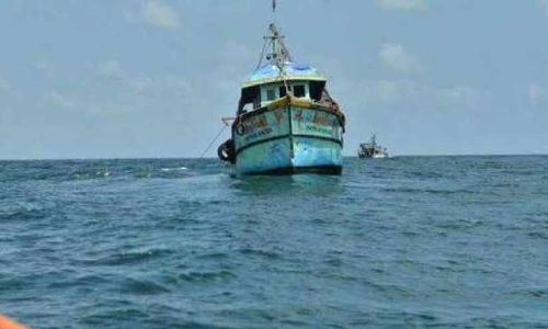 മീൻപിടിത്ത ബോട്ട് അപകടത്തിൽപെട്ട് ഒമ്പത് പേരെ കാണാതായി