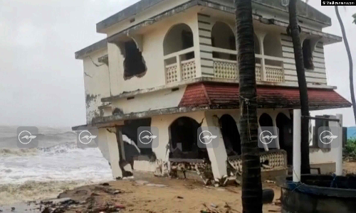 ടൗട്ടെ നാശം വിതക്കുന്നു; മൂന്നു മരണം, കടൽക്ഷോഭം, ഒ​മ്പ​ത് മത്സ്യതൊഴിലാളികളെ കാണാതായി