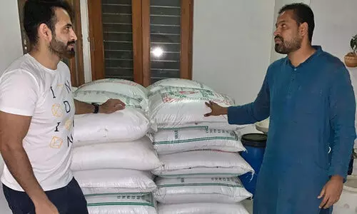 കോവിഡ്​ രോഗികൾക്ക് സൗജന്യ ഭക്ഷണവും മരുന്നും ചികിത്സയും;​ സഹായഹസ്​തവുമായി പത്താൻ സഹോദരങ്ങളുണ്ട്