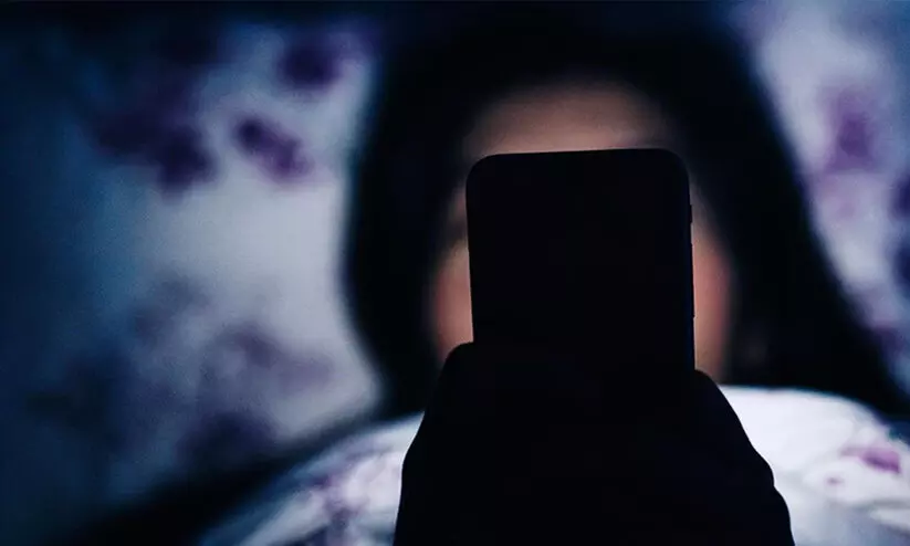 വല വിരിച്ച്​ കാത്തിരിപ്പാണവർ, നമ്മുടെ കുഞ്ഞുങ്ങൾക്കായ്​