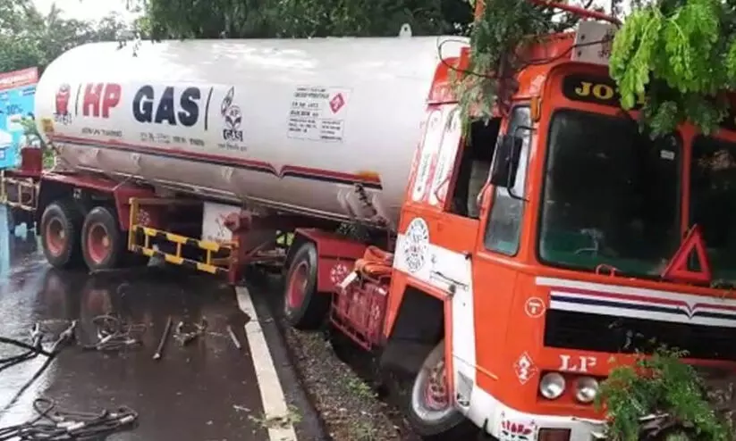 കണ്ണൂരിൽ വീണ്ടും ഗ്യാസ് ടാങ്കര് ലോറി അപകടം കണ്ണൂരിൽ വീണ്ടും ഗ്യാസ് ടാങ്കര് ലോറി അപകടം