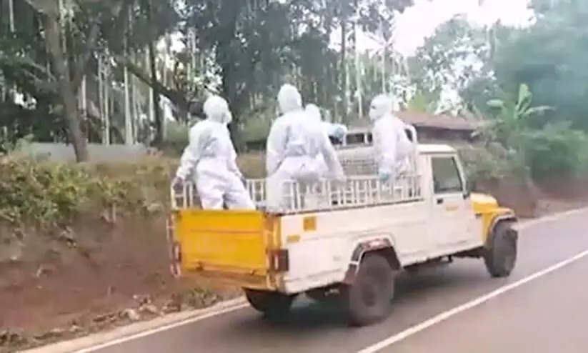 take Covid patient to hospital in pickup van take Covid patient to hospital in pickup van