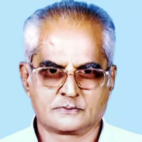 വേ​ലാ​യു​ധ​ൻ നാ​യ​ർ