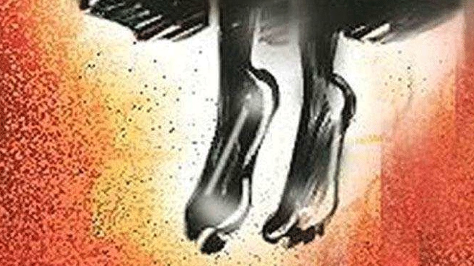 ഫോൺ ഉപയോഗം അമിതമായി; പിതാവ് ശകാരിച്ചതിന് കൗമാരക്കാരി ആത്മഹത്യ ചെയ്തു ഫോൺ ഉപയോഗം അമിതമായി; പിതാവ് ശകാരിച്ചതിന് കൗമാരക്കാരി ആത്മഹത്യ ചെയ്തു