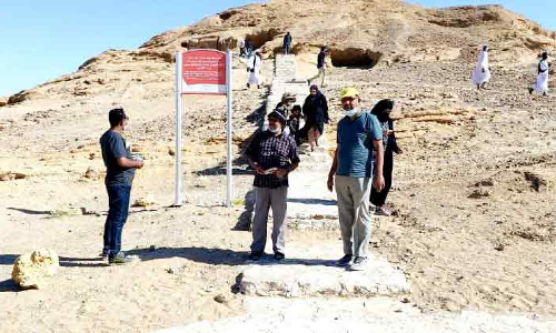 ച​രി​ത്രം കു​ടി​കൊ​ള്ളു​ന്ന മ​ദി​യ​ൻ ശു​​െഎബി​ലേ​ക്ക് സ​ന്ദ​ർ​ശ​ക പ്ര​വാ​ഹം