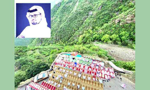 വൈ​റ​ലാ​യി ഫി​ഫ മ​ല​മു​ക​ളി​ലെ ഈ​ദ് ന​മ​സ്കാ​ര​വേ​ദി