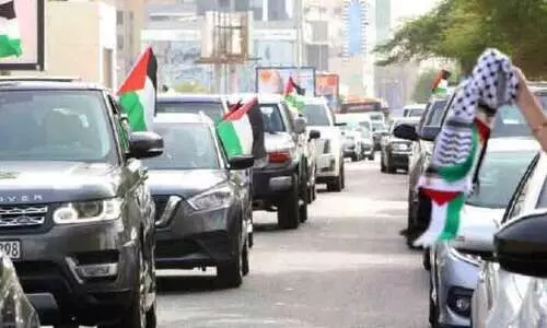 ഫ​ല​സ്​​തീ​ൻ ​െഎ​ക്യ​ദാ​ർ​ഢ്യ​വു​മാ​യി കു​വൈ​ത്തി​ൽ കാ​ർ റാ​ലി