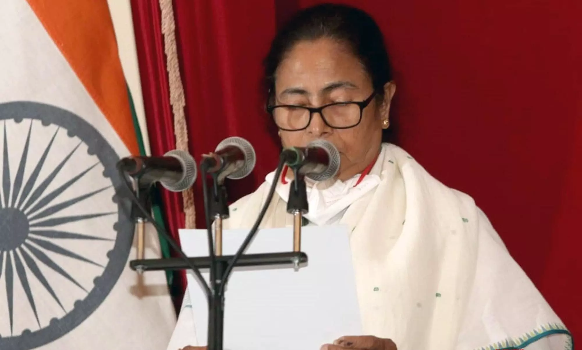 മന്ത്രിമാരും വോട്ടർമാരും കേരളത്തിെന്റ ഇരട്ടിയുള്ള ബംഗാളിൽ സത്യപ്രതിജ്ഞക്ക് പങ്കെടുത്തത് 100ൽ താഴെപ്പേർ മന്ത്രിമാരും വോട്ടർമാരും കേരളത്തിെന്റ ഇരട്ടിയുള്ള ബംഗാളിൽ സത്യപ്രതിജ്ഞക്ക് പങ്കെടുത്തത് 100ൽ താഴെപ്പേർ