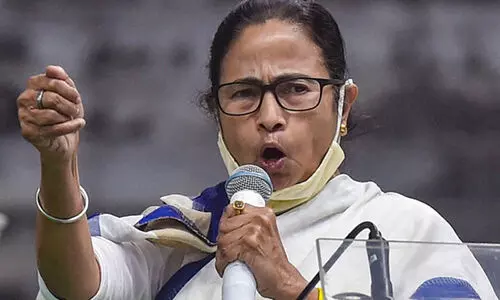 ബംഗാളിലെ തോൽവിക്ക്​ പക വീട്ടി കേന്ദ്രം; നാരദ കേസിൽ തൃണമൂൽ മന്ത്രിമാരെ കസ്റ്റഡിയിലെടുത്ത്​ സി.ബി.ഐ