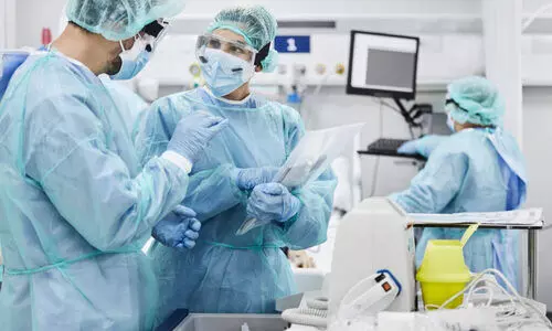 ഡോക്ടര്മാരിലും കോവിഡ് വ്യാപനം; മെഡിക്കല് കോളജില് നിയന്ത്രണം ഡോക്ടര്മാരിലും കോവിഡ് വ്യാപനം; മെഡിക്കല് കോളജില് നിയന്ത്രണം