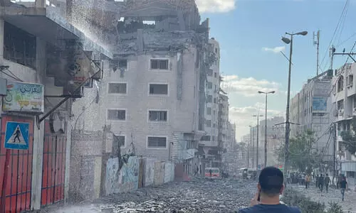 ഗസ്സയിലെ ഖത്തർ റെഡ്​ക്രസൻറ്​ സൊസൈറ്റി ആസ്​ഥാനത്തിന്​ നേരെ ഇസ്രായേൽ ഷെല്ലാക്രമണം