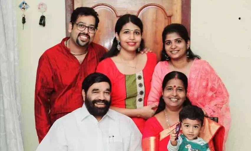 vn vasavan with family