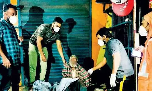 Blankets were distributed to those who were on the sidewalks