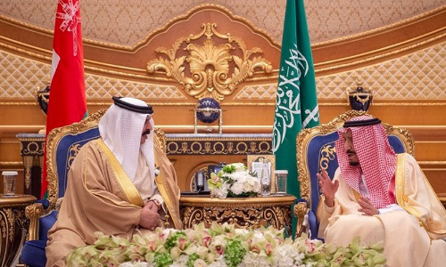 കിങ് ഫഹദ് കോസ് വേ തുറന്നതിന് സൽമാൻ രാജാവിന് ബഹ്റൈൻ രാജാവിന്റെ അഭിനന്ദനം